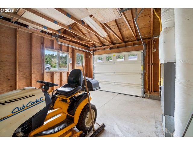 1233 Nehalem Ave, Rockaway Beach, OR 97136