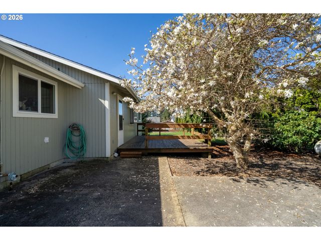 1233 Nehalem Ave, Rockaway Beach, OR 97136