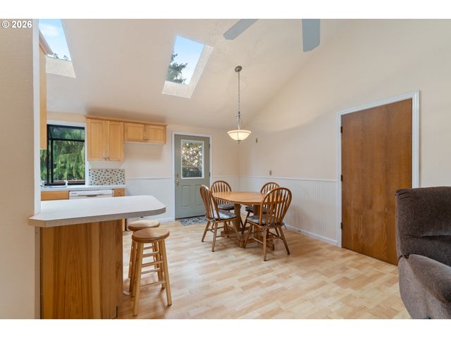 1233 Nehalem Ave, Rockaway Beach, OR 97136