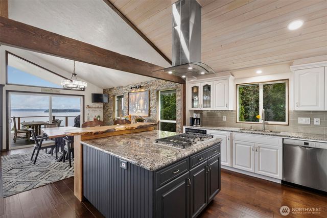 20 Jackson Lane, Port Ludlow, WA 98365