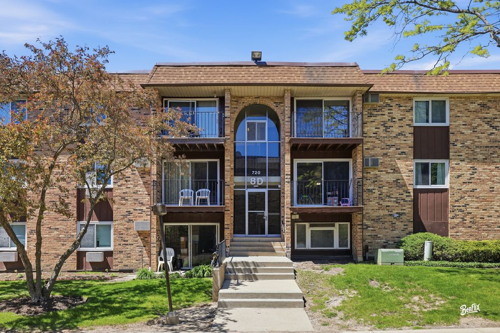 720 Hill Drive 8-302, Hoffman Estates, IL 60169