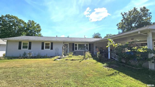 1216 S 17TH Street, Herrin, IL 62948