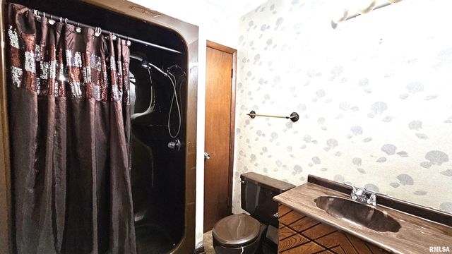 1216 S 17TH Street, Herrin, IL 62948