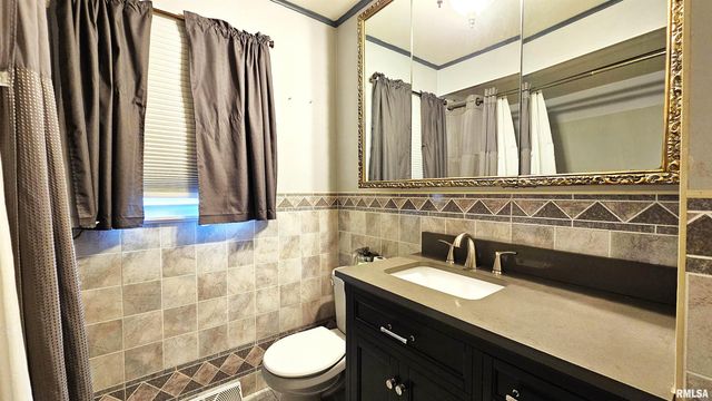 1216 S 17TH Street, Herrin, IL 62948