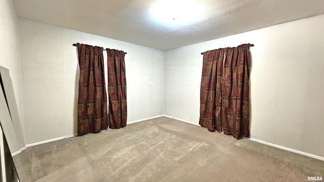 1216 S 17TH Street, Herrin, IL 62948