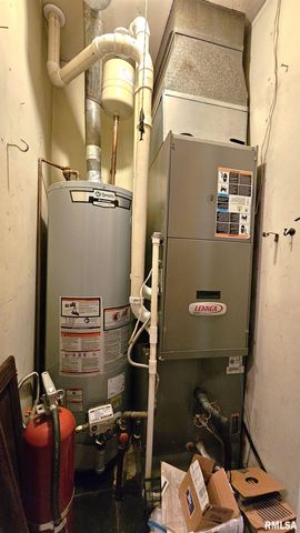 1216 S 17TH Street, Herrin, IL 62948