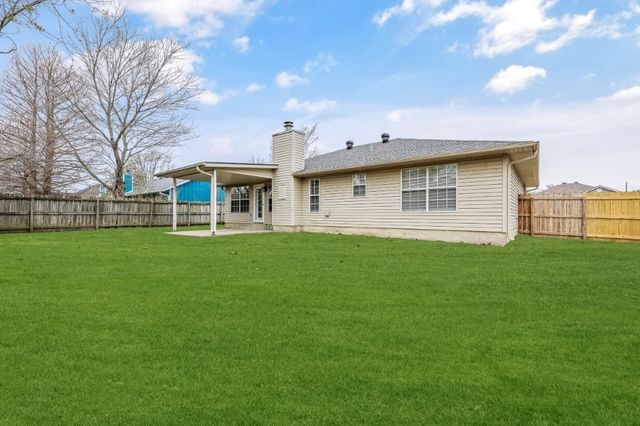 2704 W Easy Street, Rogers, AR 72756