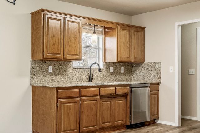 2704 W Easy Street, Rogers, AR 72756