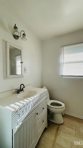616 Fig Street, Bakersfield, CA 93304