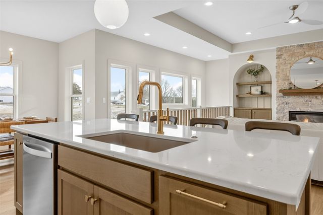 970 17th Ave SW, Mt Vernon, IA 52314