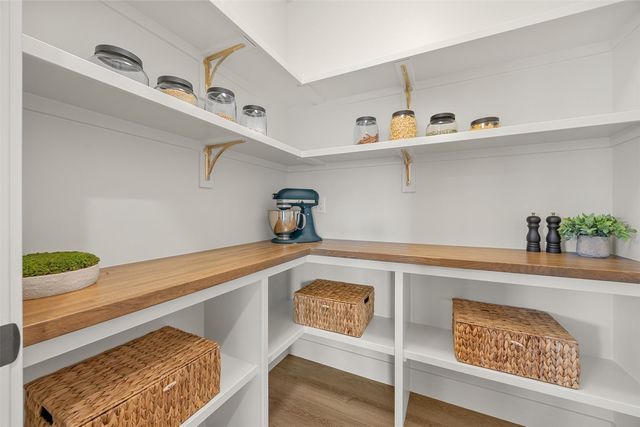 970 17th Ave SW, Mt Vernon, IA 52314