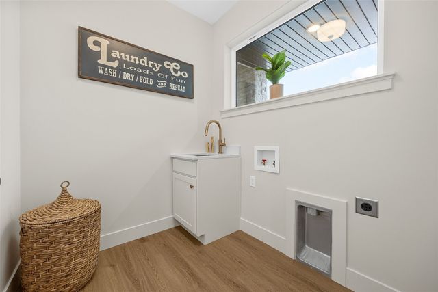 970 17th Ave SW, Mt Vernon, IA 52314