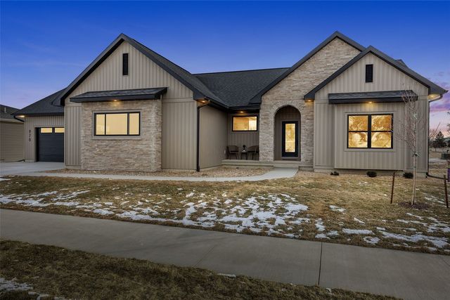 970 17th Ave SW, Mt Vernon, IA 52314