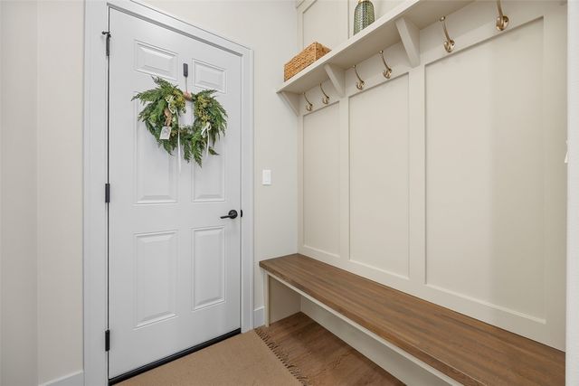 970 17th Ave SW, Mt Vernon, IA 52314