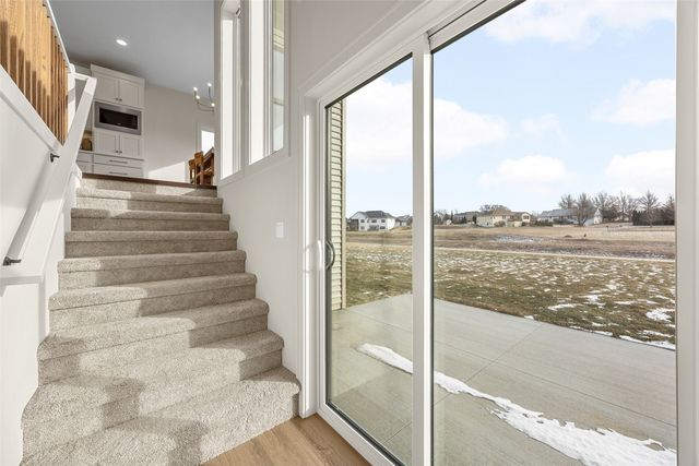 970 17th Ave SW, Mt Vernon, IA 52314