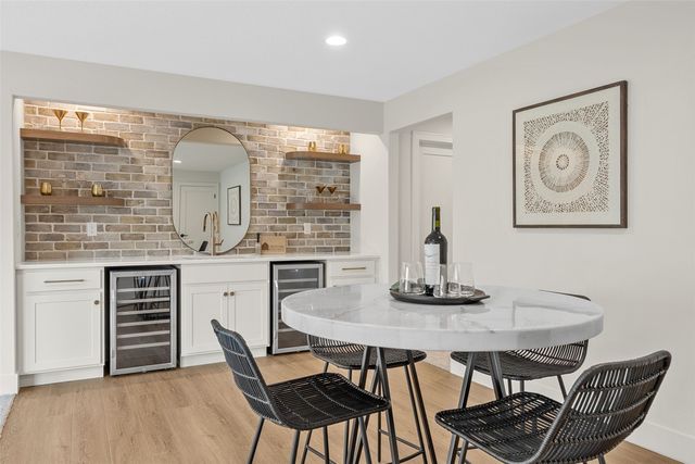 970 17th Ave SW, Mt Vernon, IA 52314