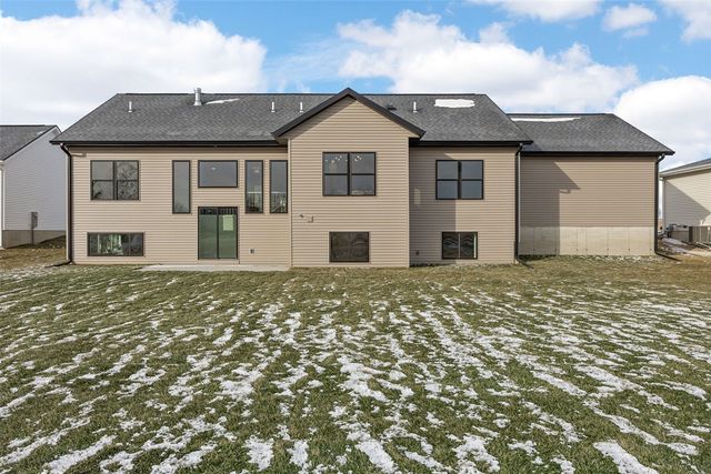 970 17th Ave SW, Mt Vernon, IA 52314