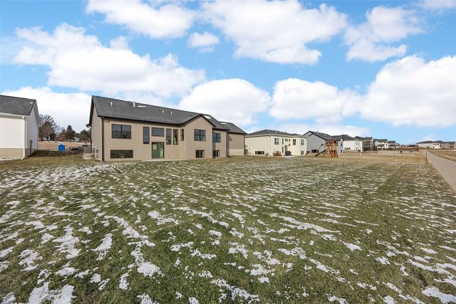 970 17th Ave SW, Mt Vernon, IA 52314