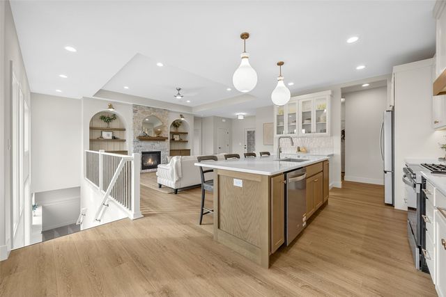 970 17th Ave SW, Mt Vernon, IA 52314