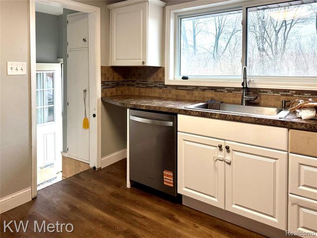 5036 Beecher Road, Flint, MI 48532