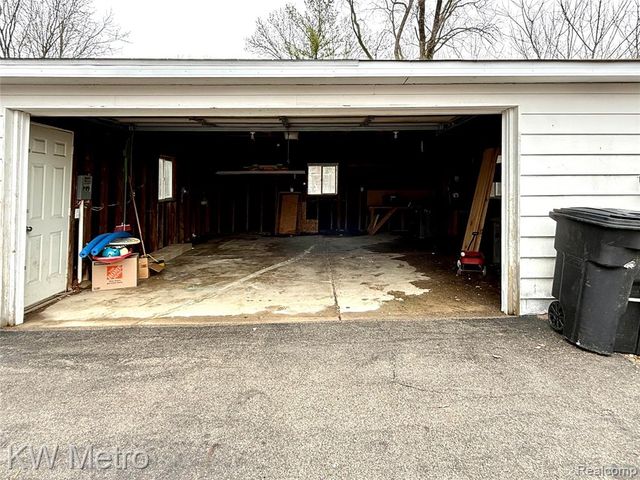 5036 Beecher Road, Flint, MI 48532