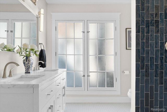 7873 Van Dyke Place, Detroit, MI 48214