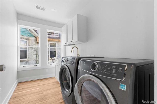 7873 Van Dyke Place, Detroit, MI 48214