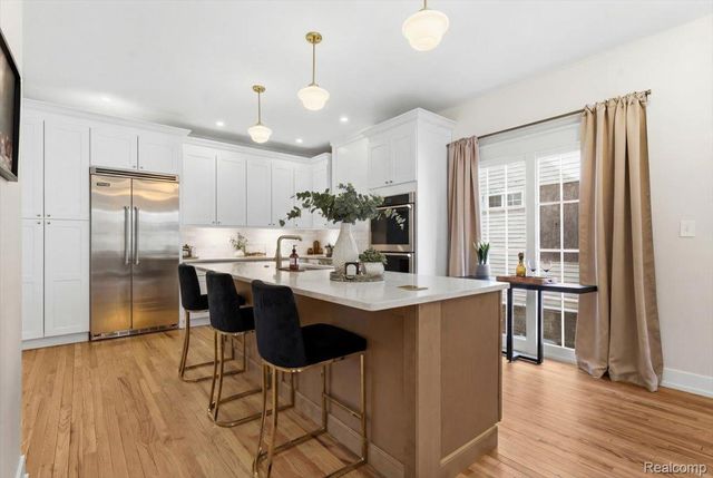 7873 Van Dyke Place, Detroit, MI 48214