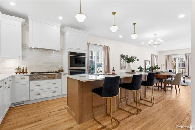 7873 Van Dyke Place, Detroit, MI 48214