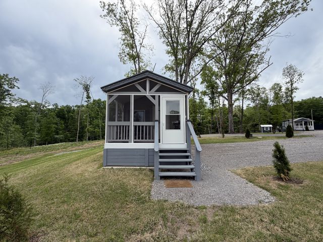 112 Pine Grove Ln, Dover, TN 37058
