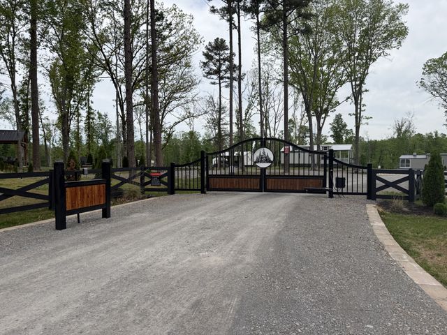 112 Pine Grove Ln, Dover, TN 37058