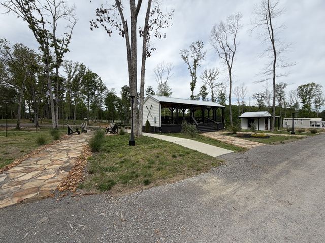 112 Pine Grove Ln, Dover, TN 37058