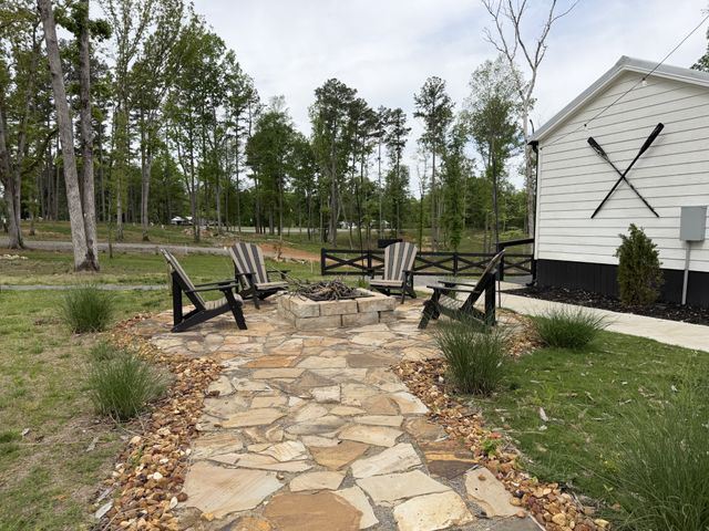 112 Pine Grove Ln, Dover, TN 37058