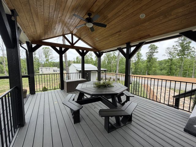 112 Pine Grove Ln, Dover, TN 37058