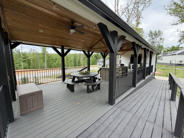 112 Pine Grove Ln, Dover, TN 37058