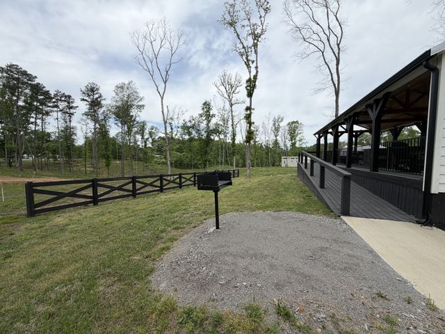 112 Pine Grove Ln, Dover, TN 37058