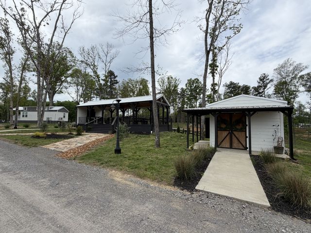 112 Pine Grove Ln, Dover, TN 37058