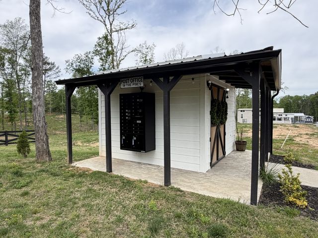 112 Pine Grove Ln, Dover, TN 37058