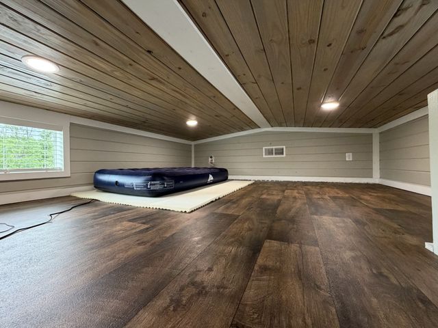 112 Pine Grove Ln, Dover, TN 37058