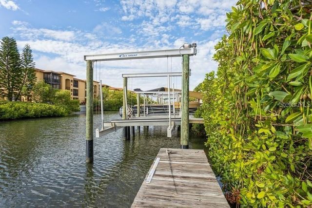4319 HARBOR HOUSE DRIVE, Tampa, FL 33615