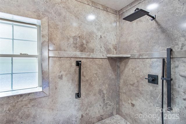 17 Aaron Way, Waynesville, NC 28786