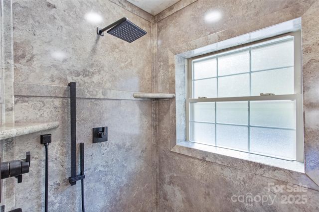 17 Aaron Way, Waynesville, NC 28786