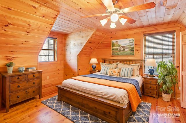 17 Aaron Way, Waynesville, NC 28786