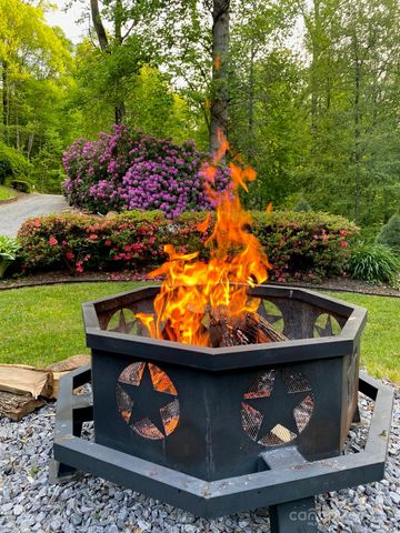 17 Aaron Way, Waynesville, NC 28786