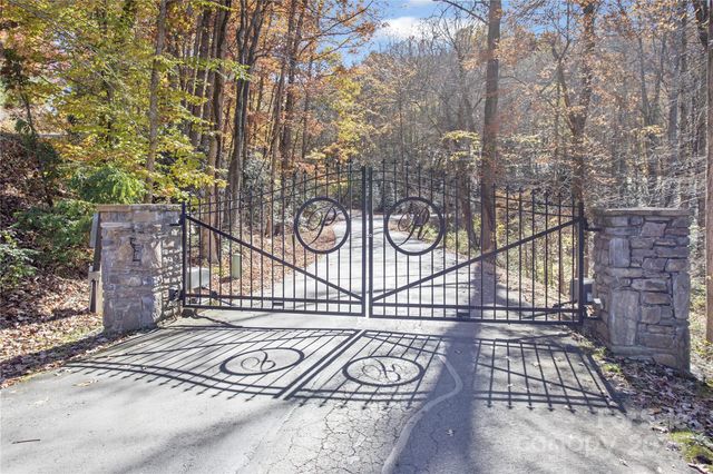 17 Aaron Way, Waynesville, NC 28786