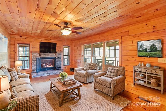 17 Aaron Way, Waynesville, NC 28786