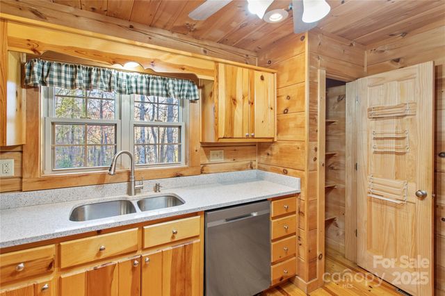 17 Aaron Way, Waynesville, NC 28786