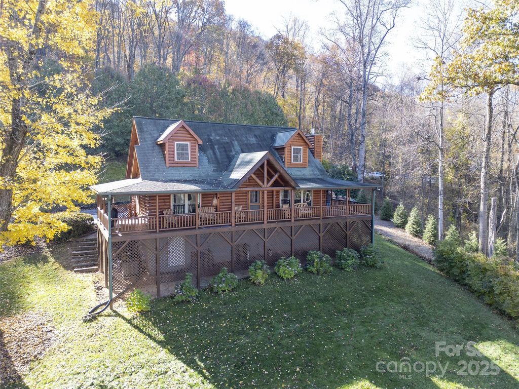 17 Aaron Way, Waynesville, NC 28786
