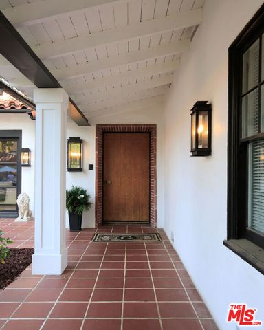 18625 Wells Drive, Tarzana (los Angeles), CA 91356