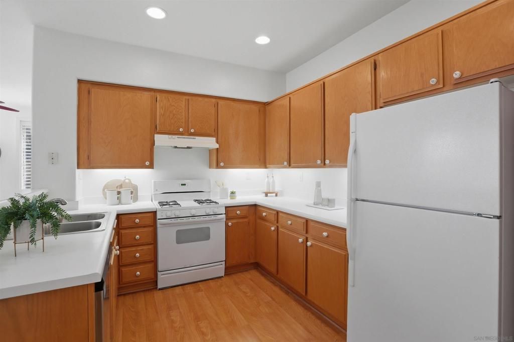 Image 15 of property listing at 8291 Gold Coast Dr 8, San Diego, CA 92126